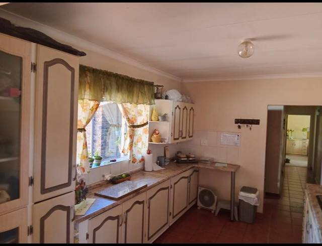 3 BEDROOM HOUSE FOR SALE IN ROOIHUISKRAAL